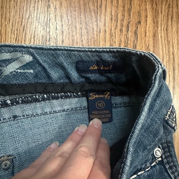 Seven7 Low Rise Boot Cut Jeans Blue Medium Wash Whiskered Stretch Pockets Denim - Picture 9 of 13